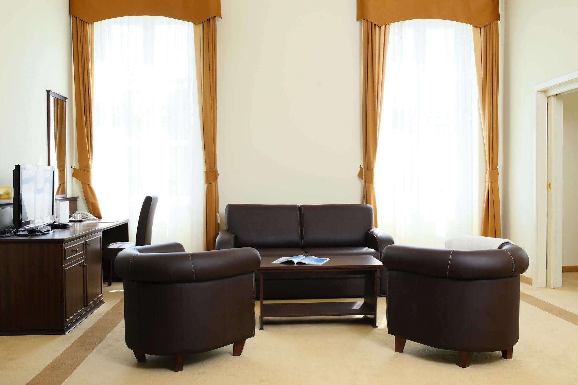 באלאטונפורד Ipoly Hotel Boutique Rooms & Suites מראה חיצוני תמונה
