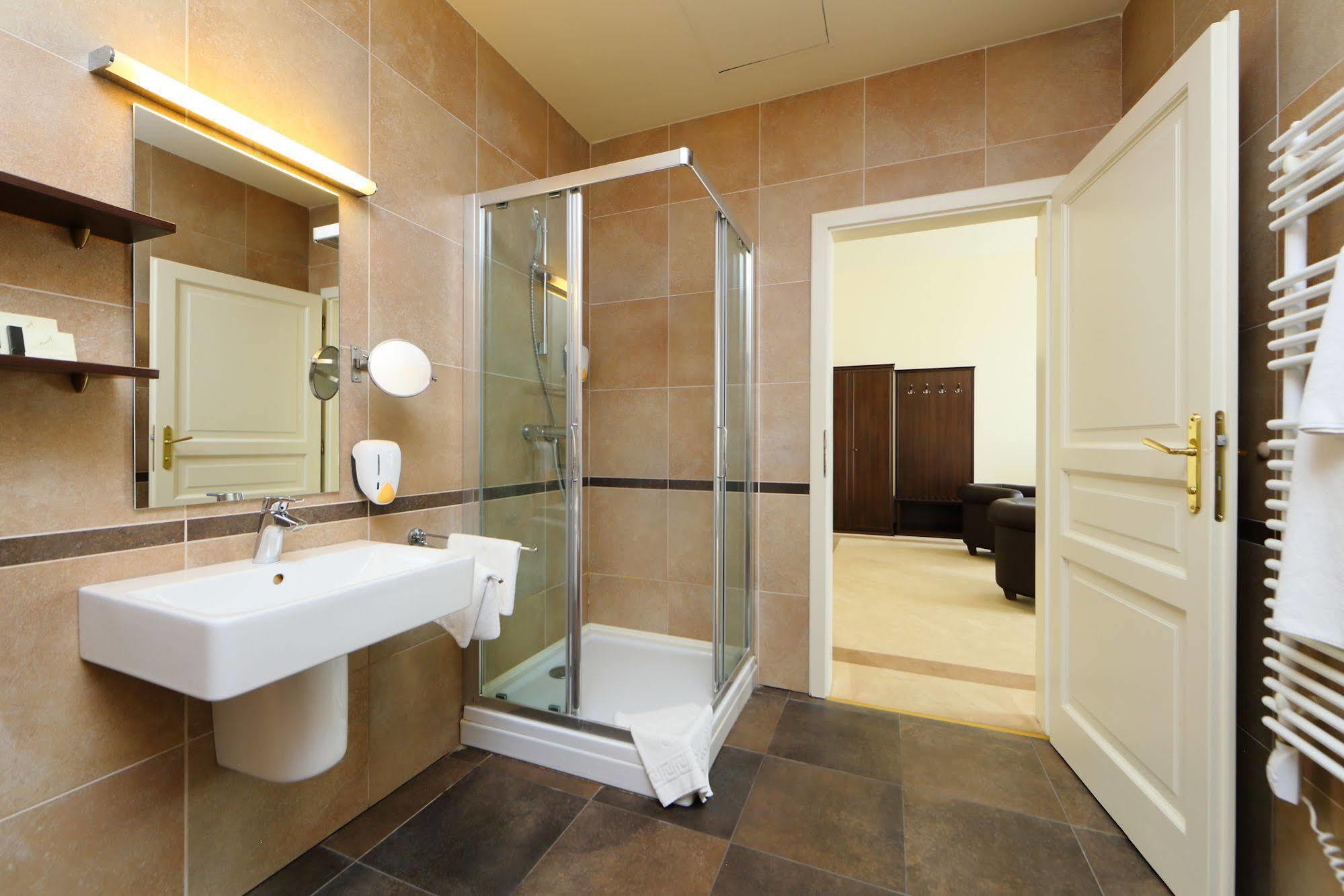 באלאטונפורד Ipoly Hotel Boutique Rooms & Suites מראה חיצוני תמונה