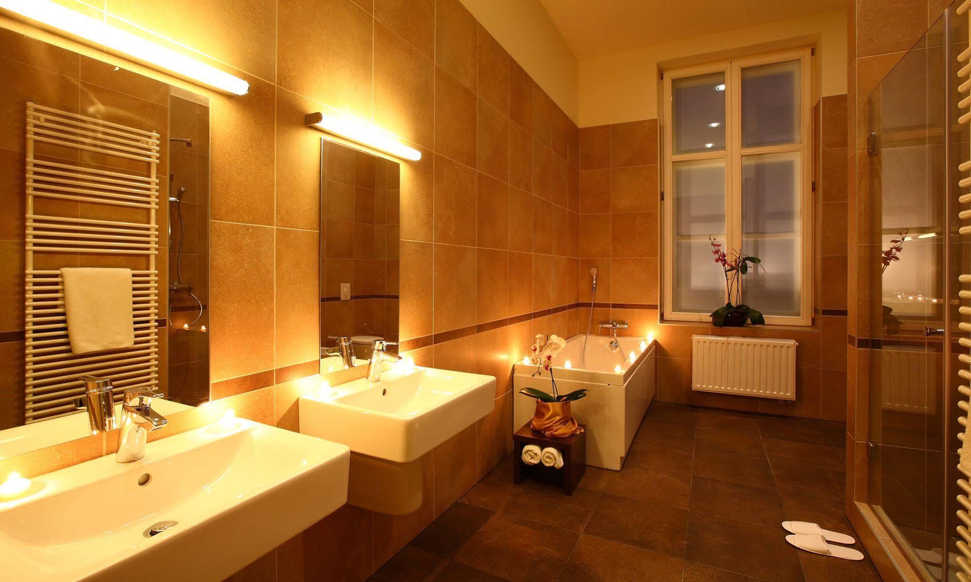 באלאטונפורד Ipoly Hotel Boutique Rooms & Suites מראה חיצוני תמונה