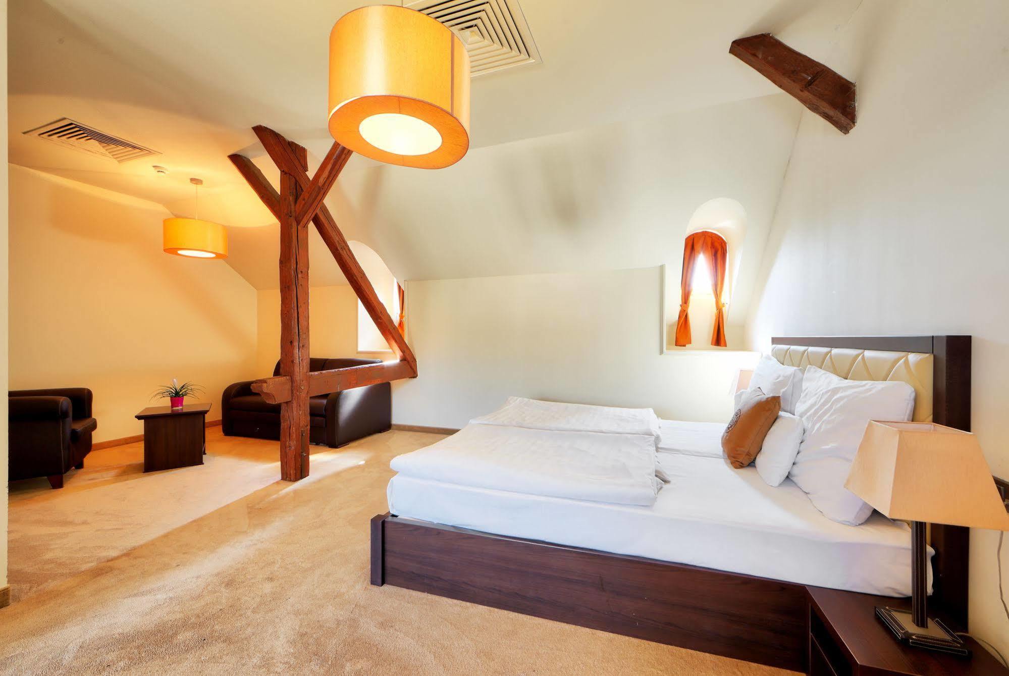 באלאטונפורד Ipoly Hotel Boutique Rooms & Suites מראה חיצוני תמונה