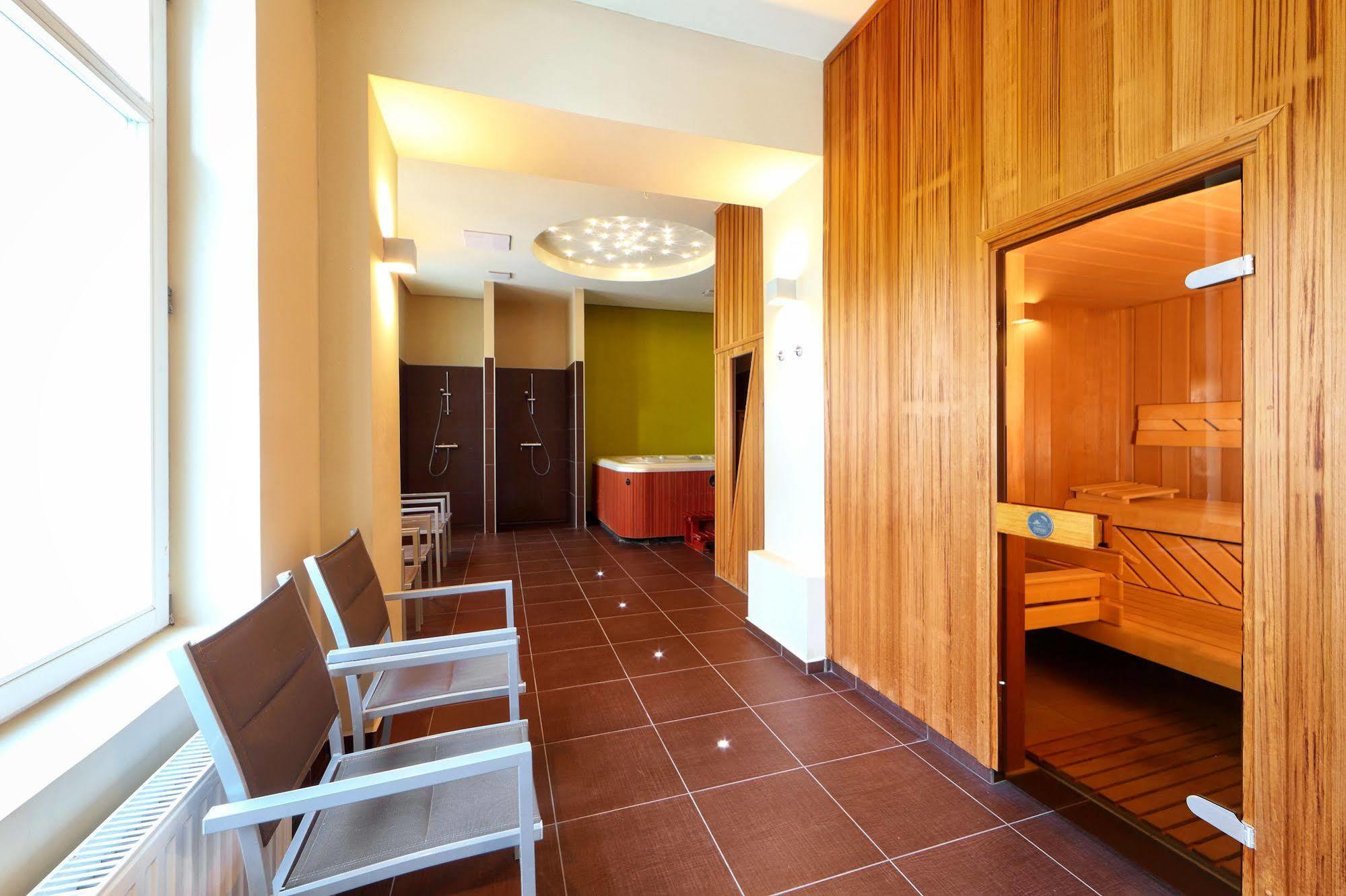 באלאטונפורד Ipoly Hotel Boutique Rooms & Suites מראה חיצוני תמונה