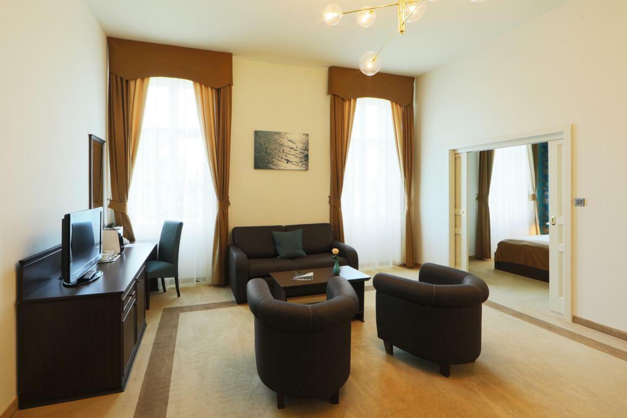 באלאטונפורד Ipoly Hotel Boutique Rooms & Suites מראה חיצוני תמונה