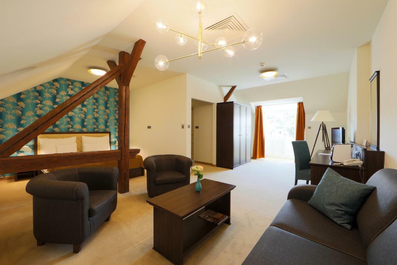באלאטונפורד Ipoly Hotel Boutique Rooms & Suites מראה חיצוני תמונה